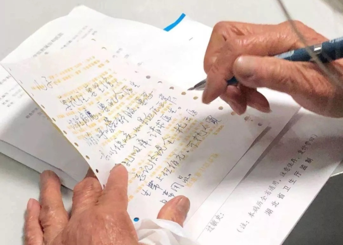 抗疫情的感人故事作文400字，抗击疫情感的感人故事作文