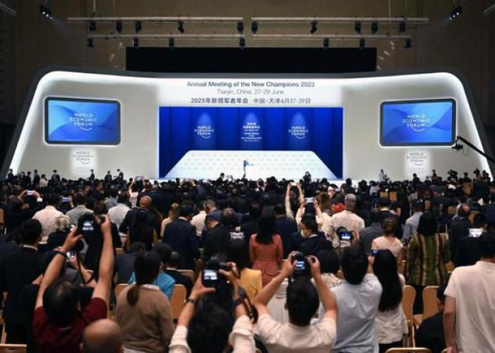 2025年疫情严重，2025年会死一堆人