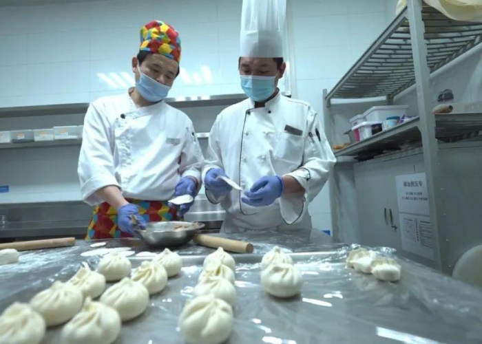 疫情是哪一年爆发的，新冠疫情是哪一年爆发的