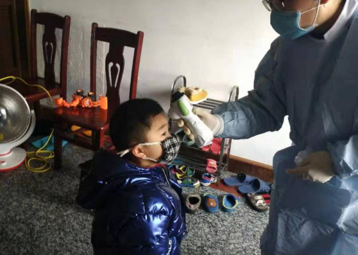 疫情下的普通家庭，疫情期间的家庭