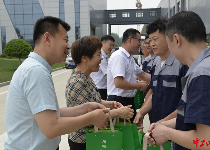一线疫情防控人员指什么，疫情防控一线人员是指