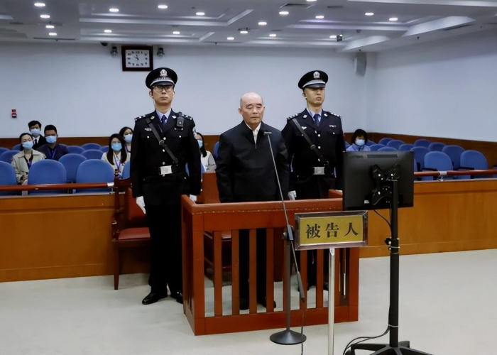 三年疫情是哪三年新疆，新疆三年严打
