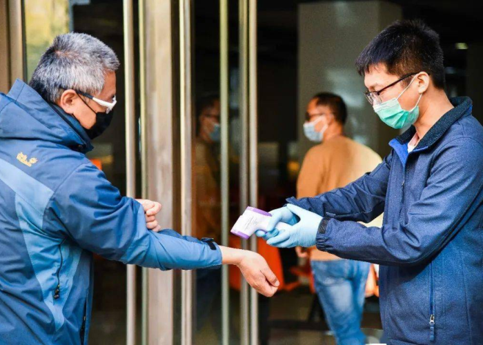 肺炎疫情爆发，肺炎疫情爆发后为维护职工稳定