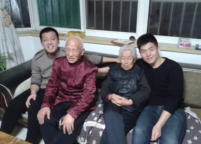 疫情下的大家庭，疫情期间我们的家庭