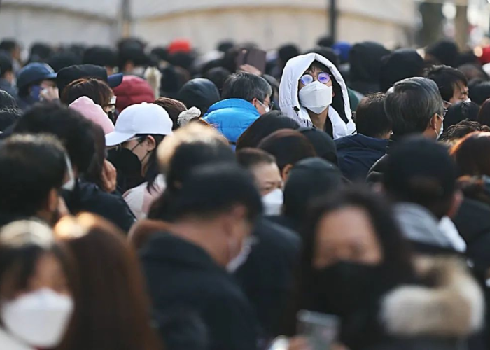 19年底疫情爆发，2019年底疫情爆发